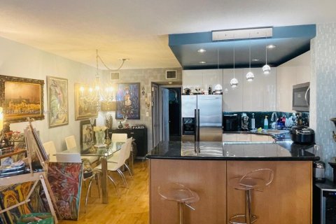 Condo in North Bay Village, Florida, 1 bedroom  № 1695064 - photo 4
