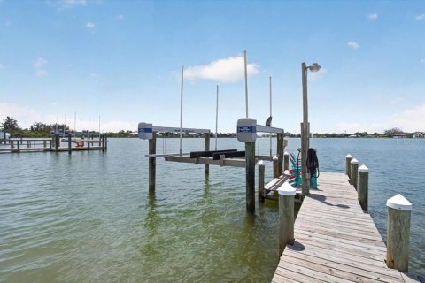 House in Nokomis, Florida 3 bedrooms, 156.91 sq.m. № 2098295 - photo 10