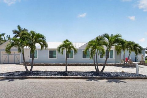 House in Nokomis, Florida 3 bedrooms, 156.91 sq.m. № 2098295 - photo 3
