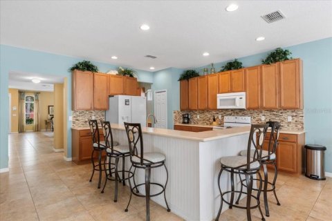 Casa en venta en Kissimmee, Florida, 6 dormitorios, 326.27 m2 № 1835808 - foto 9