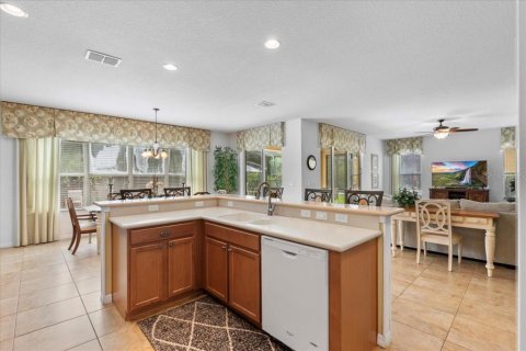 Casa en venta en Kissimmee, Florida, 6 dormitorios, 326.27 m2 № 1835808 - foto 10