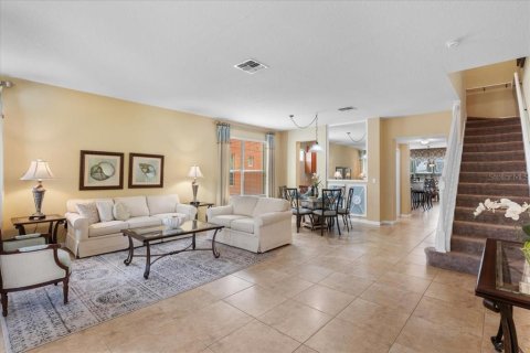 Casa en venta en Kissimmee, Florida, 6 dormitorios, 326.27 m2 № 1835808 - foto 4