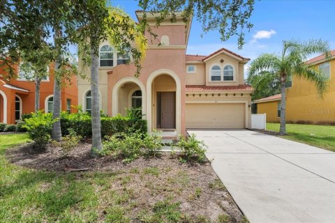 Casa en venta en Kissimmee, Florida, 6 dormitorios, 326.27 m2 № 1835808 - foto 1