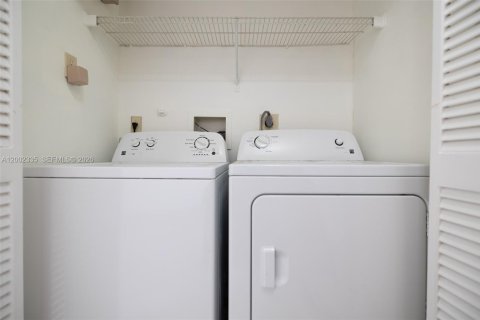 Снять в аренду таунхаус в Купер-Сити, Флорида 3 спальни, 154.78м2, № 2067963 - фото 29