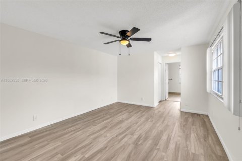 Снять в аренду таунхаус в Купер-Сити, Флорида 3 спальни, 154.78м2, № 2067963 - фото 22