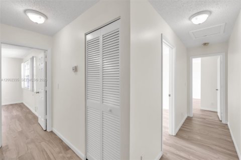 Снять в аренду таунхаус в Купер-Сити, Флорида 3 спальни, 154.78м2, № 2067963 - фото 20