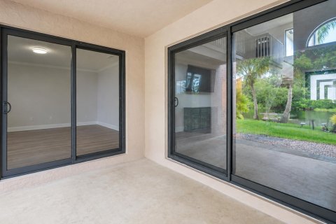 House in Miramar, Florida 4 bedrooms, 218.04 sq.m. № 2249754 - photo 18