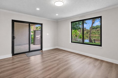House in Miramar, Florida 4 bedrooms, 218.04 sq.m. № 2249754 - photo 16