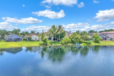 House in Miramar, Florida 4 bedrooms, 218.04 sq.m. № 2249754 - photo 4