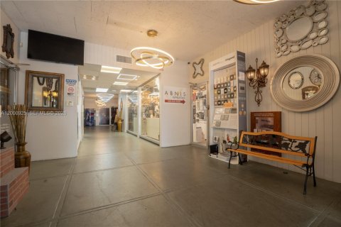 Immobilier commercial à vendre à Miramar, Floride № 2170196 - photo 4