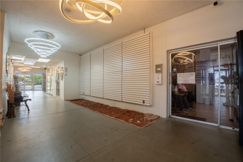 Immobilier commercial à vendre à Miramar, Floride № 2170196 - photo 8