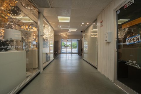 Immobilier commercial à vendre à Miramar, Floride № 2170196 - photo 6