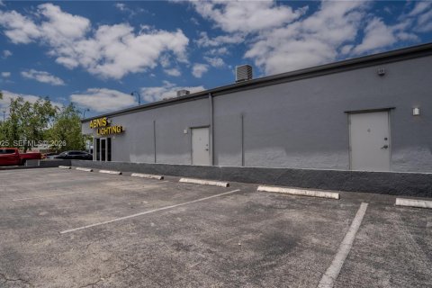 Immobilier commercial à vendre à Miramar, Floride № 2170196 - photo 21