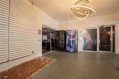 Immobilier commercial à vendre à Miramar, Floride № 2170196 - photo 2