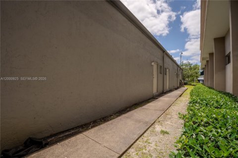 Immobilier commercial à vendre à Miramar, Floride № 2170196 - photo 27