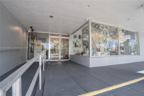 Immobilier commercial à vendre à Miramar, Floride № 2170196 - photo 11