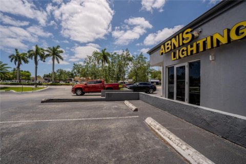 Immobilier commercial à vendre à Miramar, Floride № 2170196 - photo 23