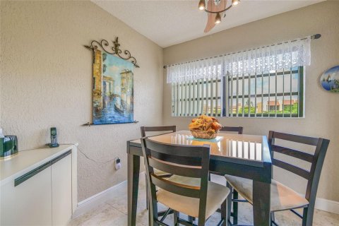 Condo in Lauderhill, Florida, 2 bedrooms  № 2195064 - photo 16