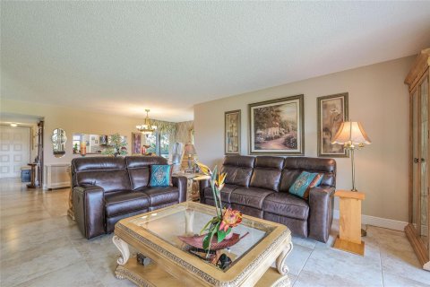 Condo in Lauderhill, Florida, 2 bedrooms  № 2195064 - photo 4