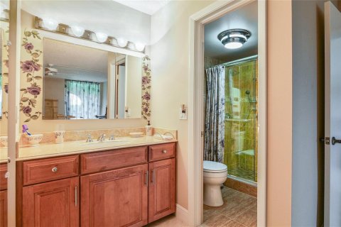 Condo in Lauderhill, Florida, 2 bedrooms  № 2195064 - photo 24