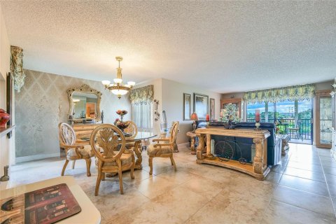 Condo in Lauderhill, Florida, 2 bedrooms  № 2195064 - photo 10