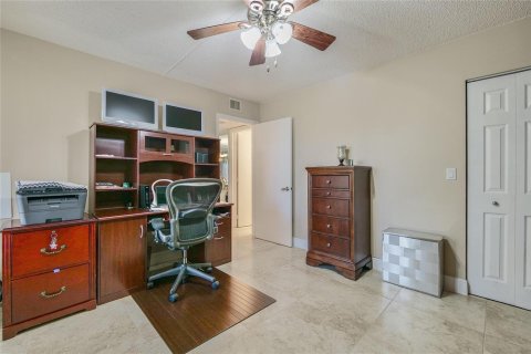 Condo in Lauderhill, Florida, 2 bedrooms  № 2195064 - photo 30