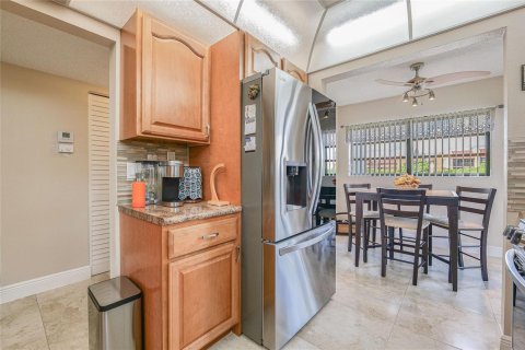 Condo in Lauderhill, Florida, 2 bedrooms  № 2195064 - photo 15