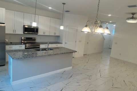 Touwnhouse à louer à Windermere, Floride: 4 chambres, 161.28 m2 № 2147699 - photo 13