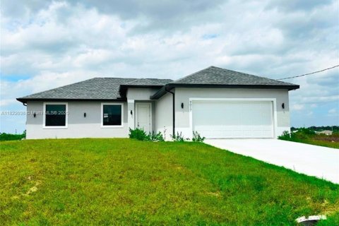 House in LaBelle, Florida 4 bedrooms № 1783693 - photo 1