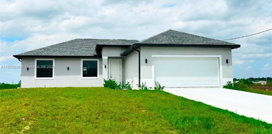 House in LaBelle, Florida 4 bedrooms № 1783693