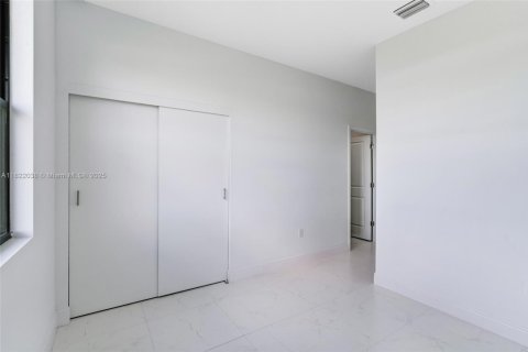House in LaBelle, Florida 4 bedrooms № 1783693 - photo 25