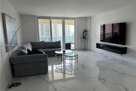 Condominio en venta en Hollywood, Florida, 2 dormitorios, 117.99 m2 № 1974081 - foto 10