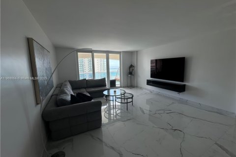 Condominio en venta en Hollywood, Florida, 2 dormitorios, 117.99 m2 № 1974081 - foto 11