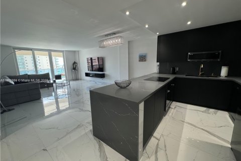 Condominio en venta en Hollywood, Florida, 2 dormitorios, 117.99 m2 № 1974081 - foto 4