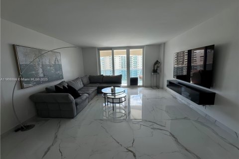 Condominio en venta en Hollywood, Florida, 2 dormitorios, 117.99 m2 № 1974081 - foto 6