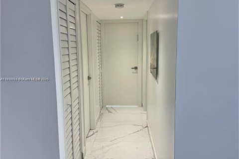 Condominio en venta en Hollywood, Florida, 2 dormitorios, 117.99 m2 № 1974081 - foto 8