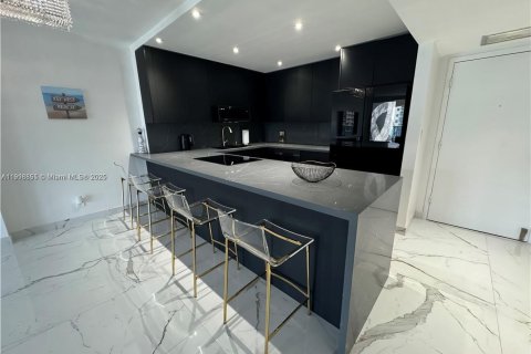 Condominio en venta en Hollywood, Florida, 2 dormitorios, 117.99 m2 № 1974081 - foto 9