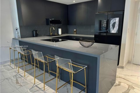 Condominio en venta en Hollywood, Florida, 2 dormitorios, 117.99 m2 № 1974081 - foto 1