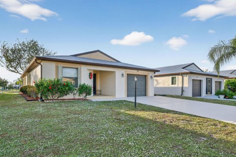 Casa en venta en St. Lucie, Florida, 2 dormitorios, 156.91 m2 № 2085085 - foto 2
