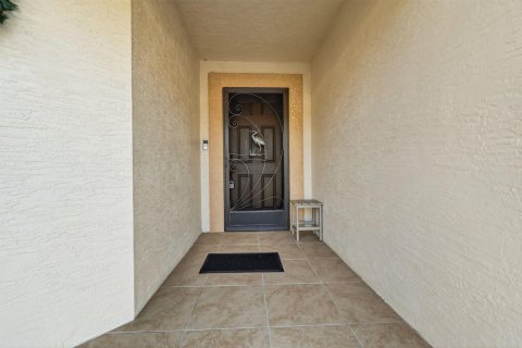 Casa en venta en St. Lucie, Florida, 2 dormitorios, 156.91 m2 № 2085085 - foto 8
