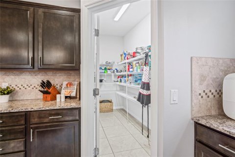 Casa en venta en Valrico, Florida, 5 dormitorios, 354.61 m2 № 1903084 - foto 18