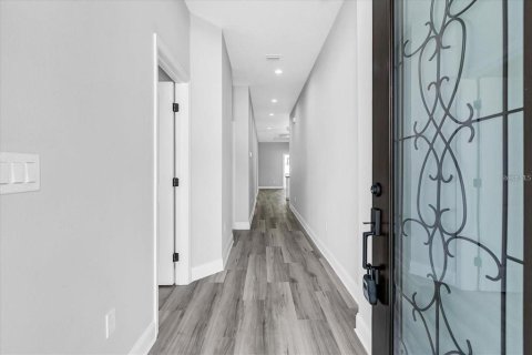 Villa ou maison à louer à Tampa, Floride: 4 chambres, 179.95 m2 № 2427122 - photo 3