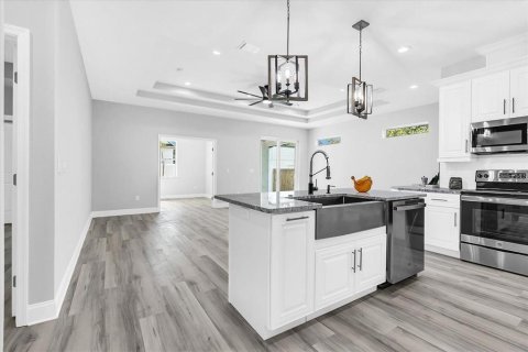 Villa ou maison à louer à Tampa, Floride: 4 chambres, 179.95 m2 № 2427122 - photo 8