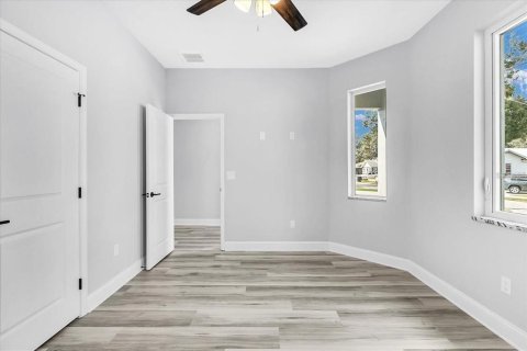Villa ou maison à louer à Tampa, Floride: 4 chambres, 179.95 m2 № 2427122 - photo 5
