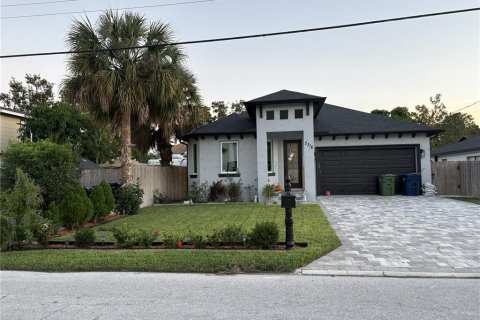 Villa ou maison à Tampa, Floride 4 chambres, 179.95 m2 № 2427122