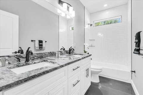 Villa ou maison à louer à Tampa, Floride: 4 chambres, 179.95 m2 № 2427122 - photo 6