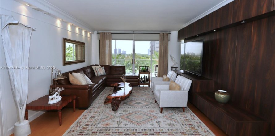 Condominio en Aventura, Florida, 2 dormitorios  № 1684194