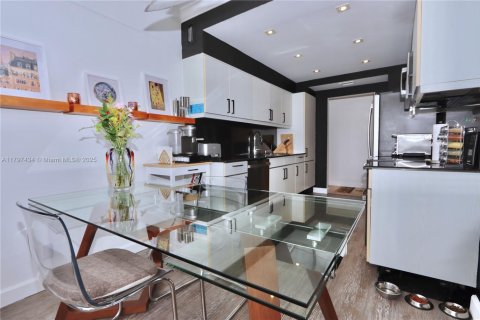 Condominio en venta en Aventura, Florida, 2 dormitorios, 141.21 m2 № 1684194 - foto 7