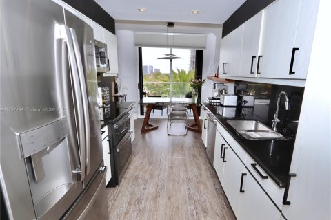 Condominio en venta en Aventura, Florida, 2 dormitorios, 141.21 m2 № 1684194 - foto 6