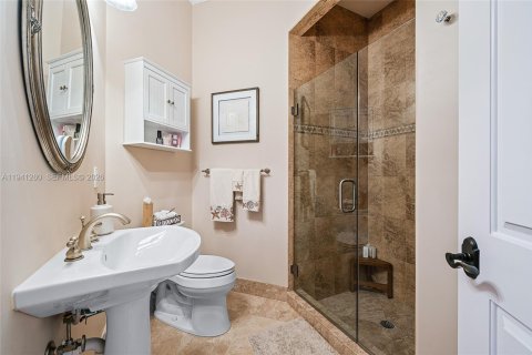 Casa en venta en Port St. Lucie, Florida, 5 dormitorios, 482.81 m2 № 1999889 - foto 27